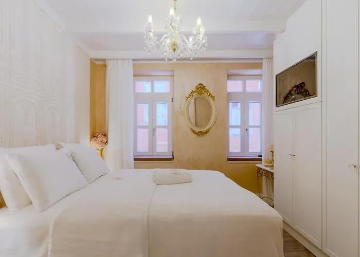 Madame Hortense Boutique ηotel מלון