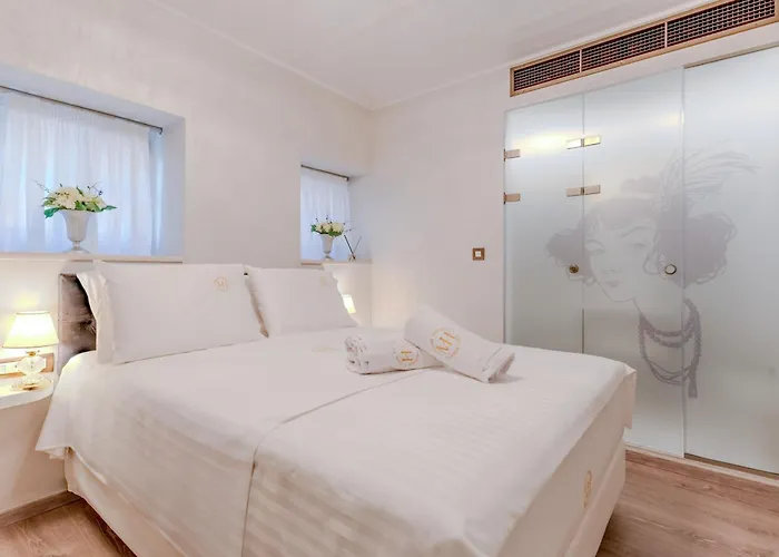 Madame Hortense Boutique ηotel מלון *